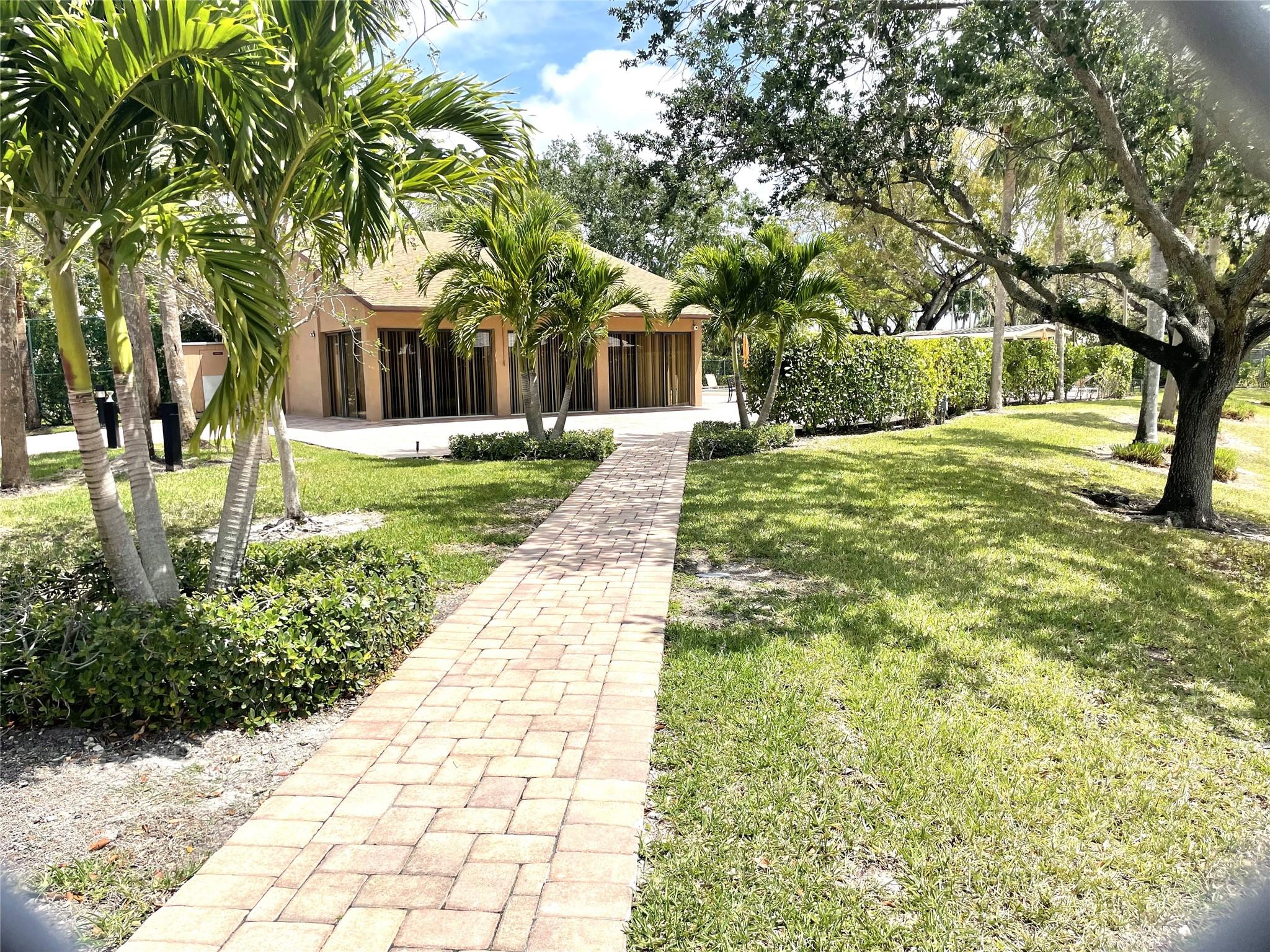 BONAIRE VILLAGE - Residential