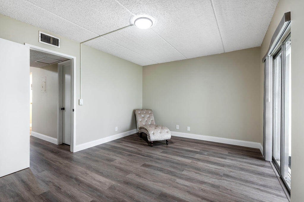 VILLAGE GREEN DORCHESTER CONDO - Residential