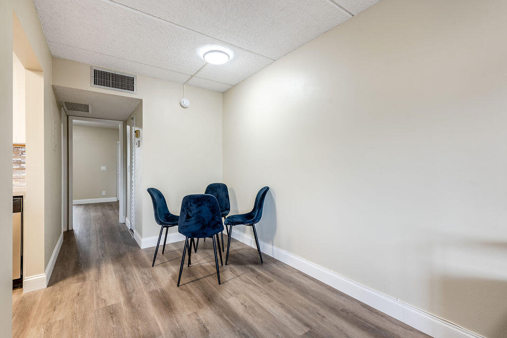 VILLAGE GREEN DORCHESTER CONDO - Residential