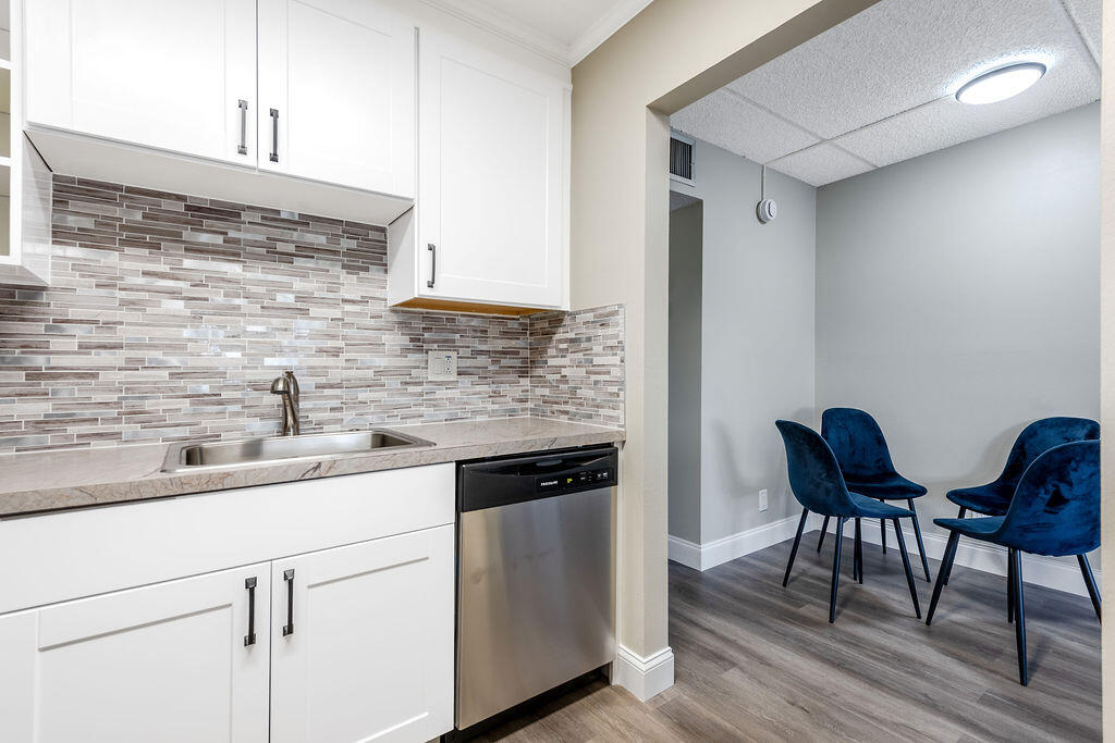 VILLAGE GREEN DORCHESTER CONDO - Residential