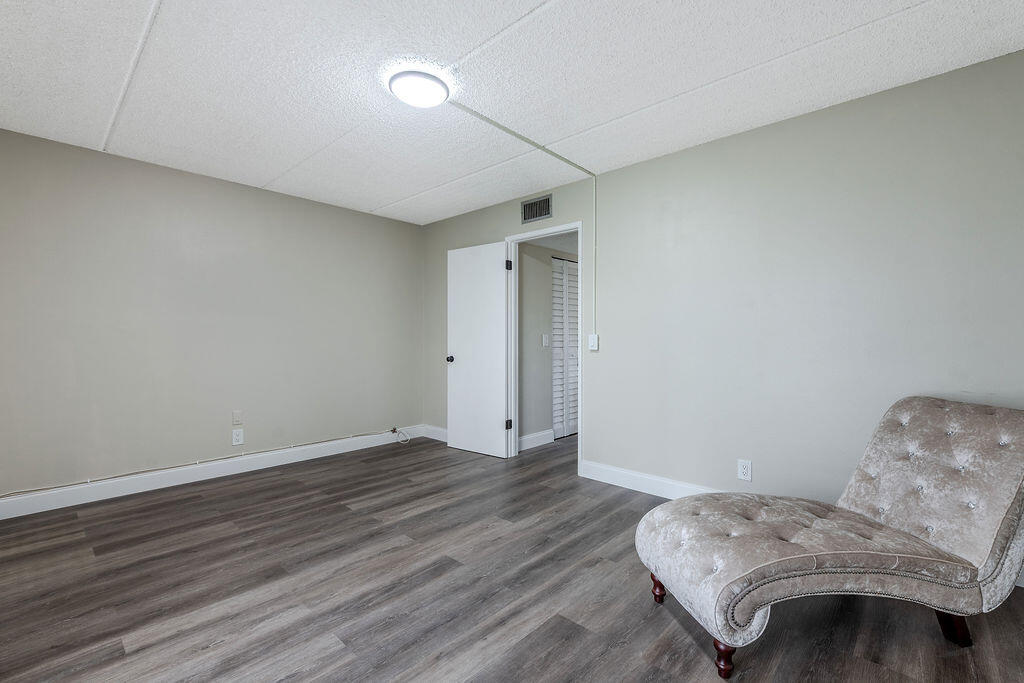 VILLAGE GREEN DORCHESTER CONDO - Residential