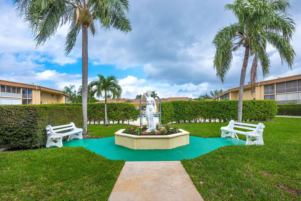 VILLAGE GREEN DORCHESTER CONDO - Residential