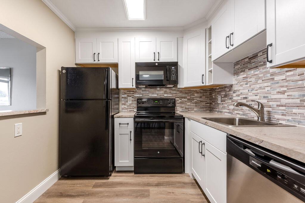 VILLAGE GREEN DORCHESTER - Residential