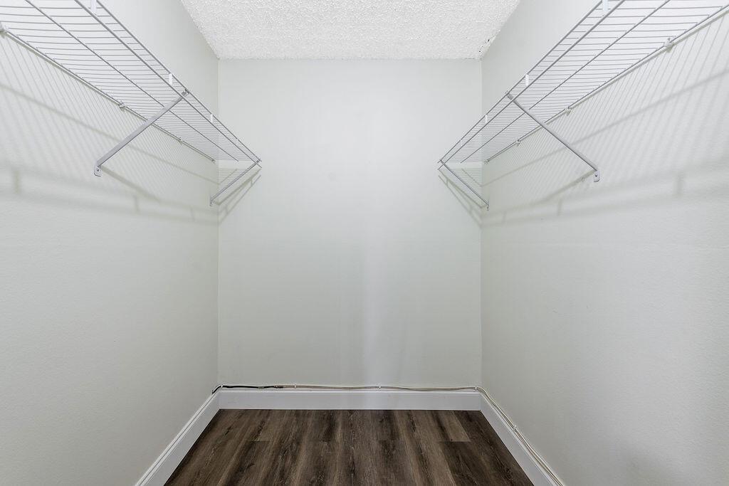 VILLAGE GREEN DORCHESTER - Residential