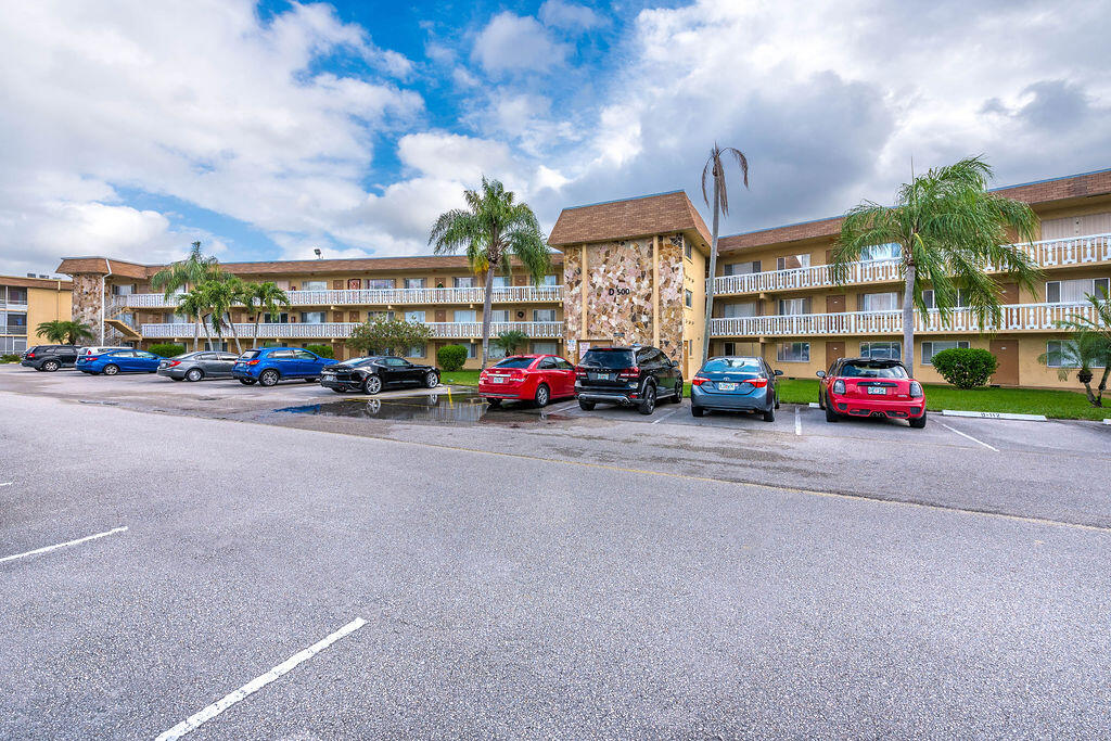 VILLAGE GREEN DORCHESTER CONDO - Residential