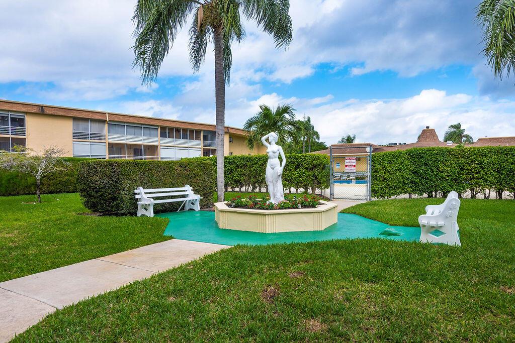 VILLAGE GREEN DORCHESTER - Residential