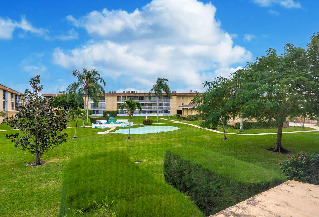 VILLAGE GREEN DORCHESTER CONDO - Residential