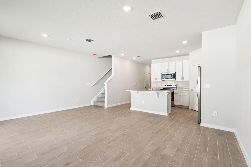 Photo of 522 Salisbury Circle, Fort Pierce, FL 34982 (MLS # R11094636)