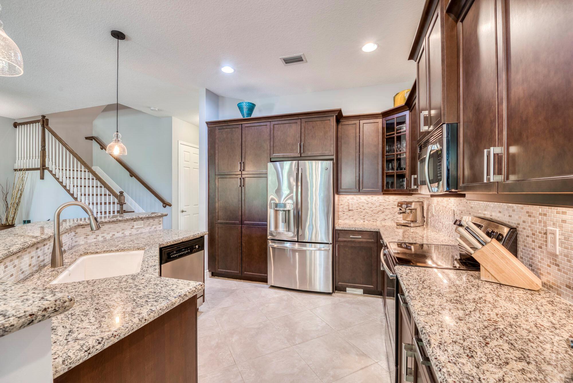 Hampton Cay - Residential