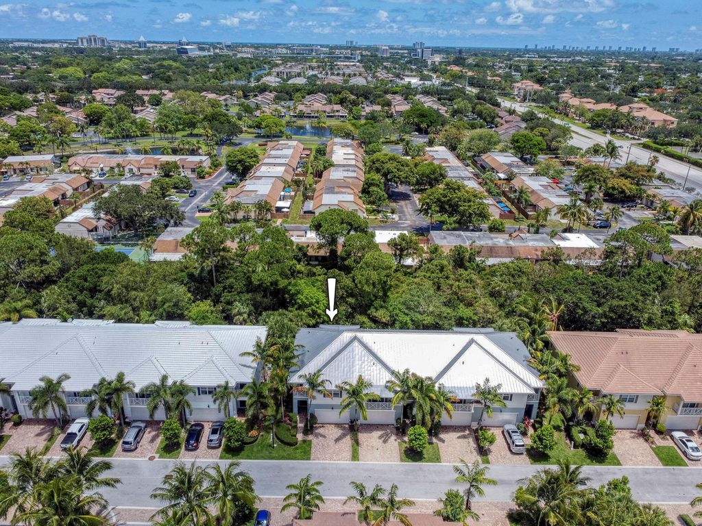 Photo of 1044 Piccadilly Street, Palm Beach Gardens, FL 33418 (MLS # R10892398)