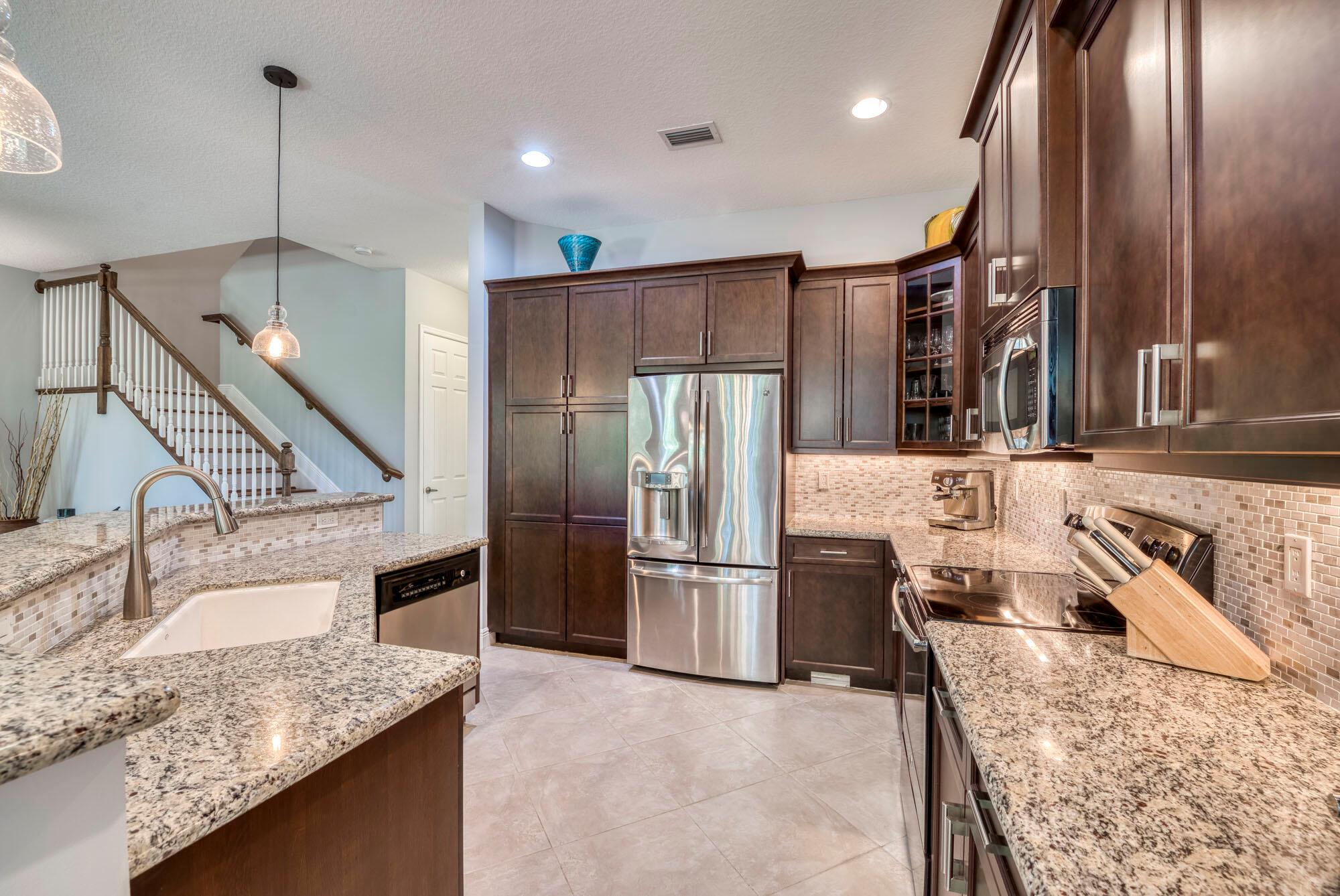 Hampton Cay - Residential