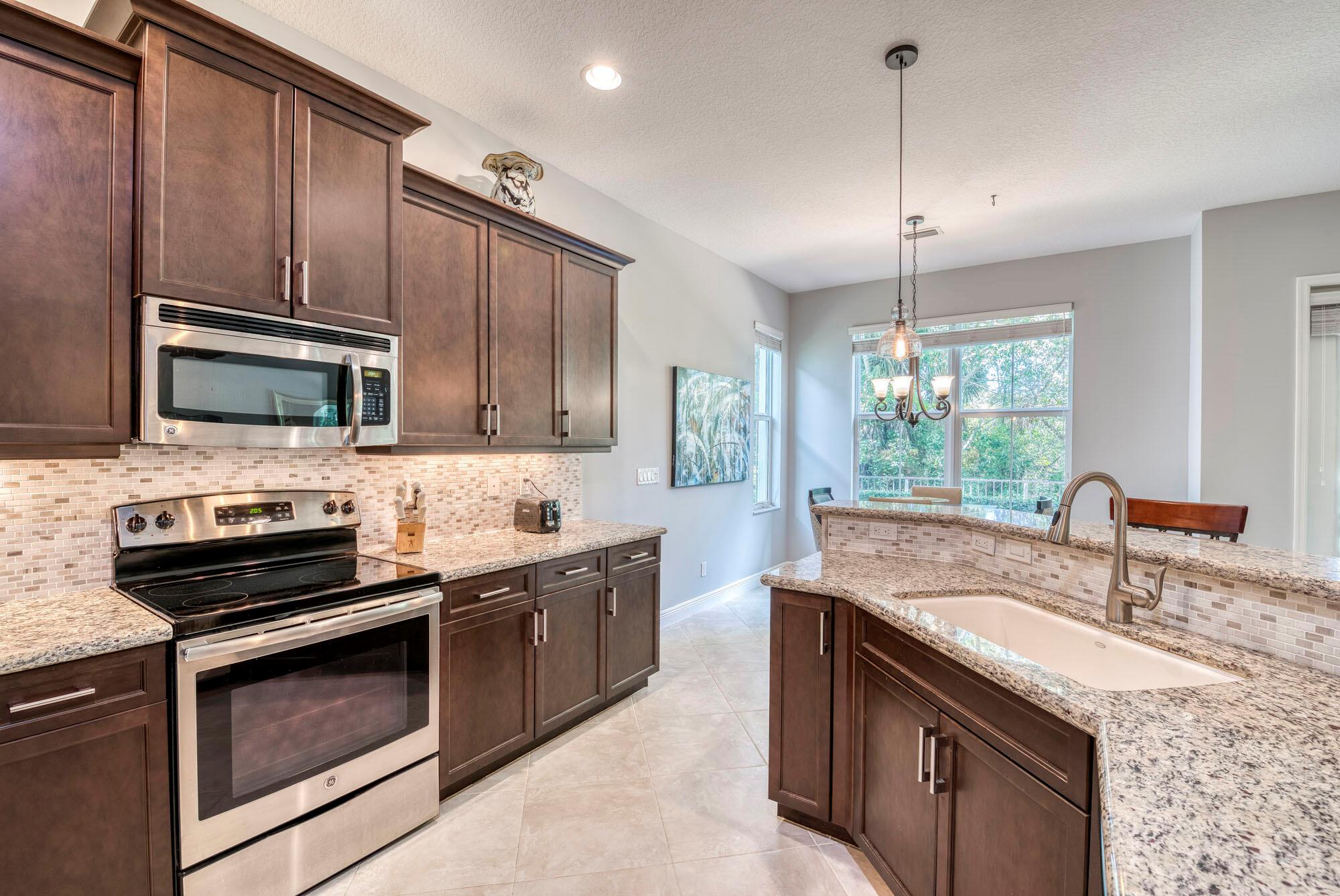 Hampton Cay - Residential