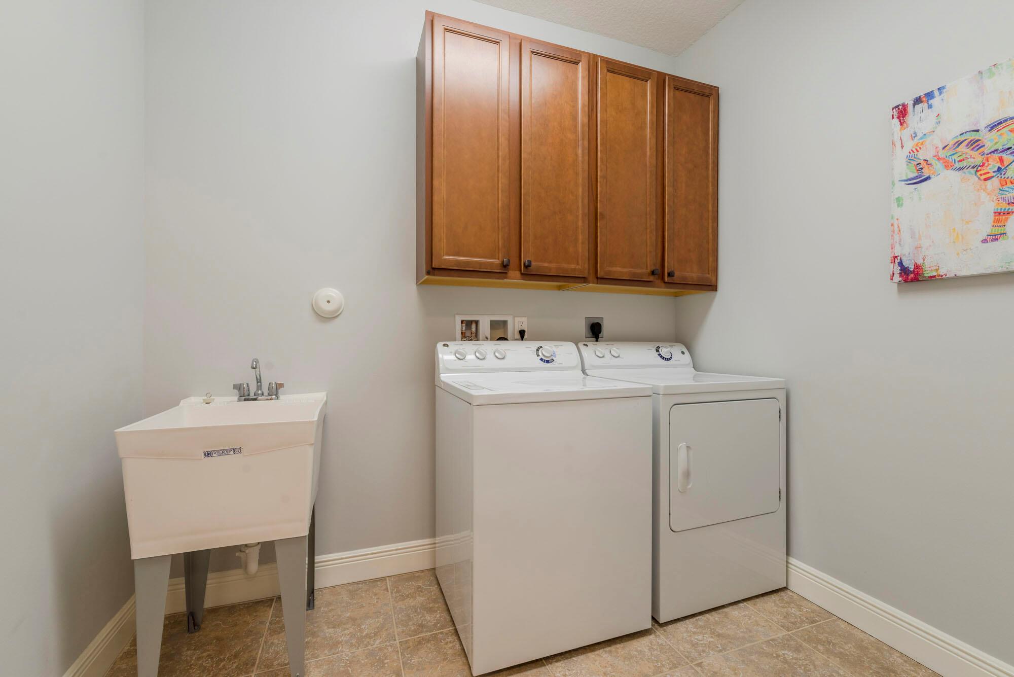 Hampton Cay - Residential