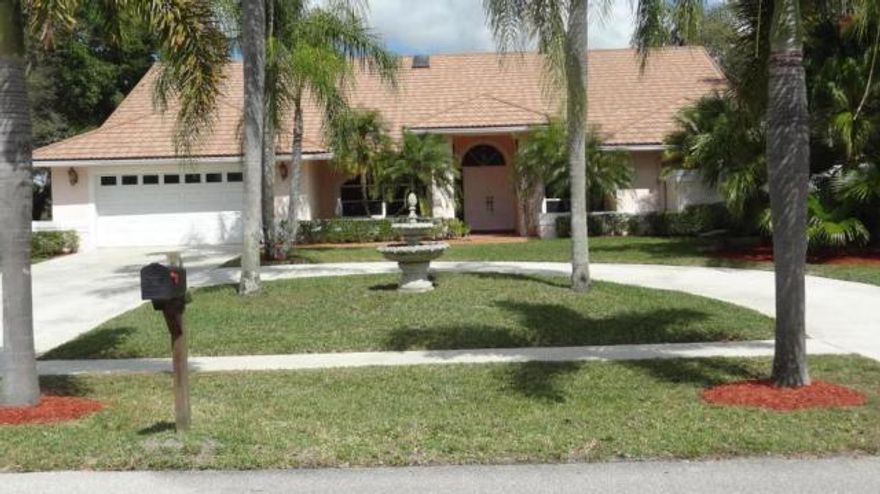 Absolutely the BEST value in Meadow Wood! As of August 31st, there are nine homes for sale in Meadow Wood. Prices per square foot of air-conditioned (living) space vary from a low of $164 to a high of $217. The average for the nine homes is $181. The property next this sold for $221 per square foot in January of this year.This beautiful pool home is being offered for $152 per square foot, a fantastic value! An up to date, open plan family home Welcome to this beautiful, estate home in the prestigious, family neighborhood of Meadow Wood. This home is nestled on an over-sized (1/2 acre+/-) corner, waterfront lot. As you enter the home, the soaring, vaulted ceilings provide an abundance of bright, natural light to the living/entertainment areas and add to the open flow of the single-story hom