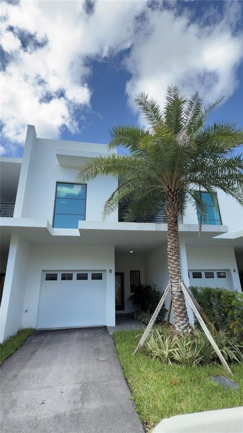 2526 Pierce Street 4 Hollywood FL 33020