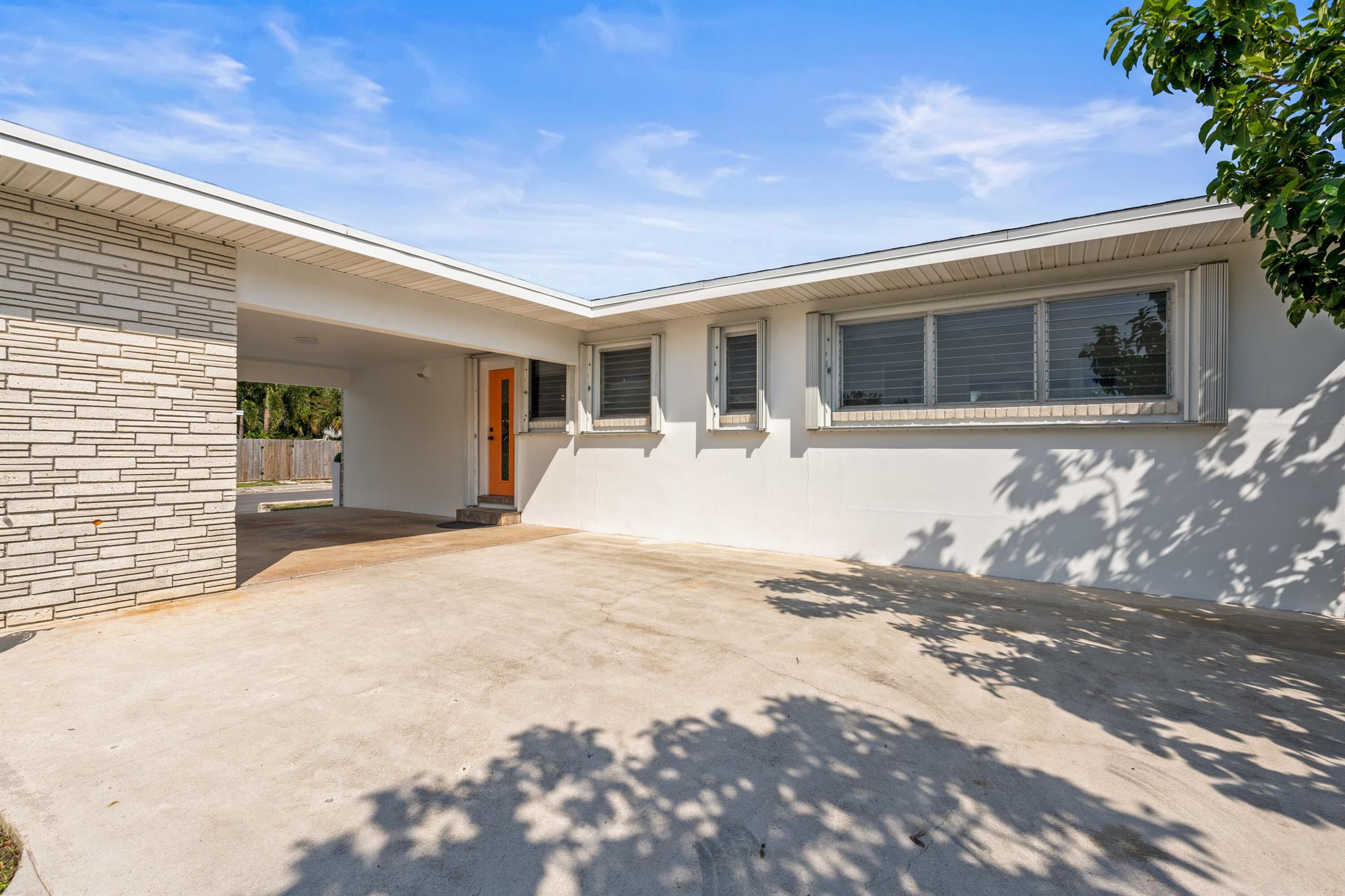 NORTH LAKE WORTH - Residential