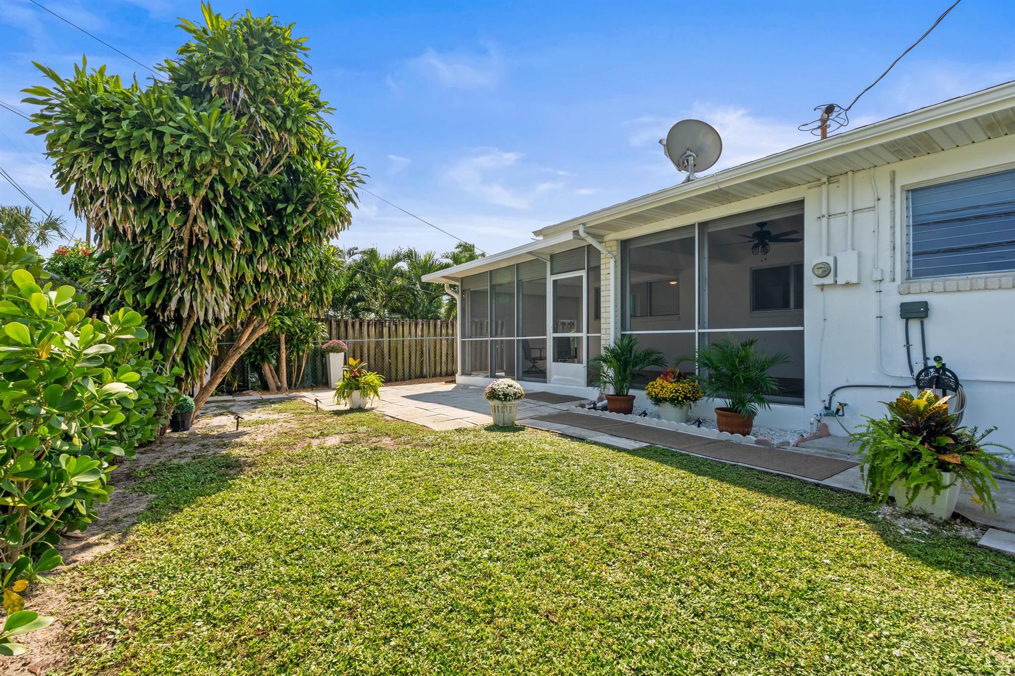 NORTH LAKE WORTH - Residential
