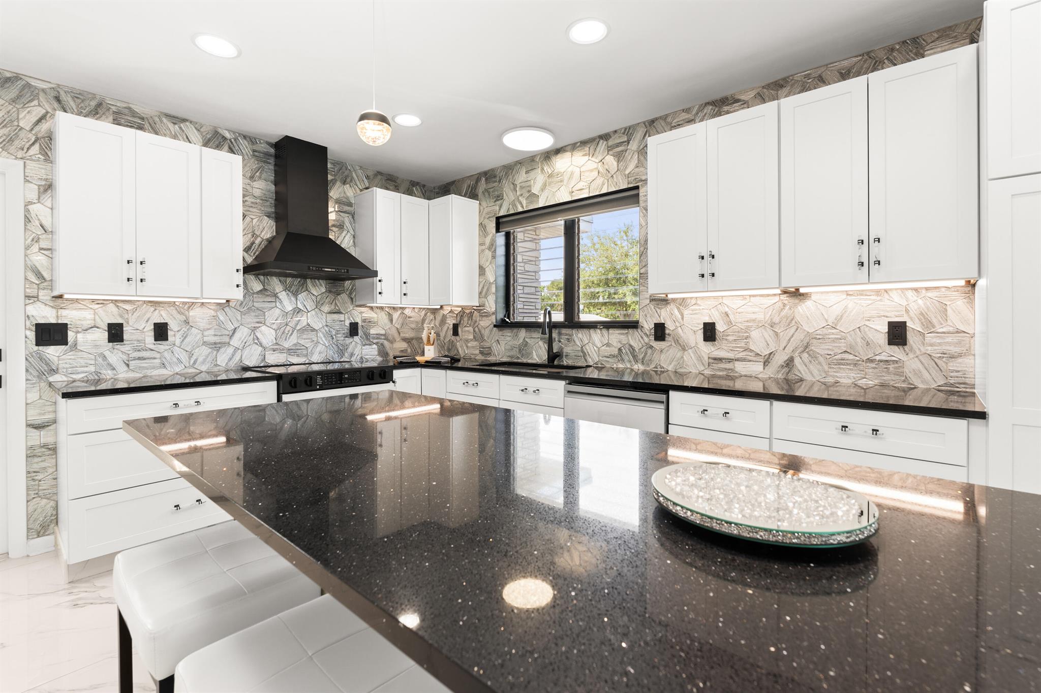 NORTH LAKE WORTH - Residential