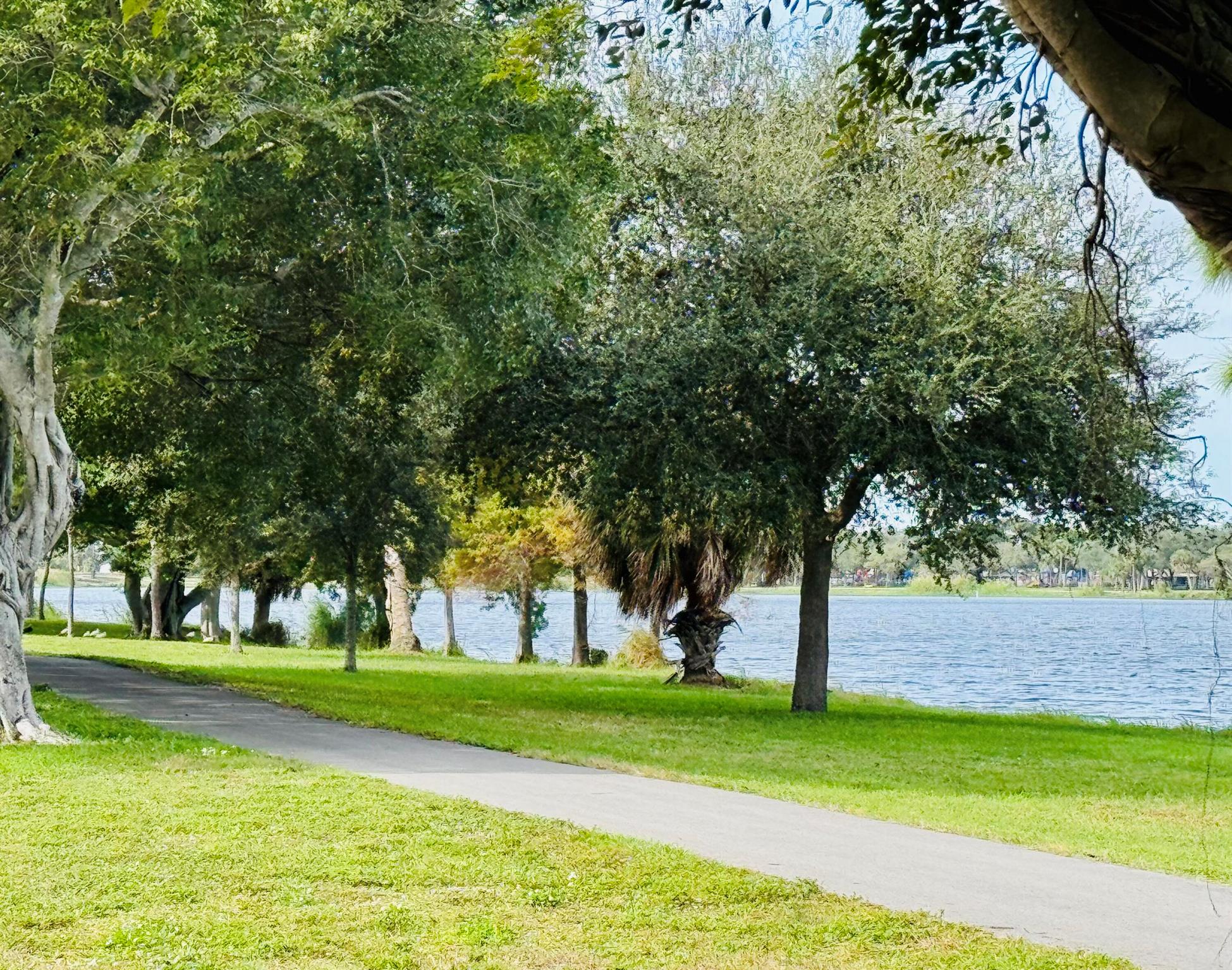 NORTH LAKE WORTH - Residential