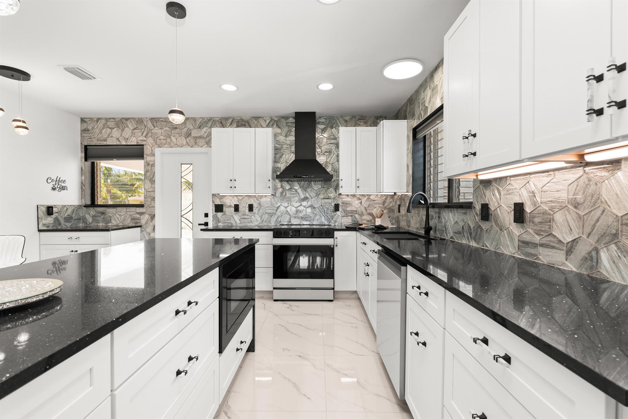 NORTH LAKE WORTH - Residential