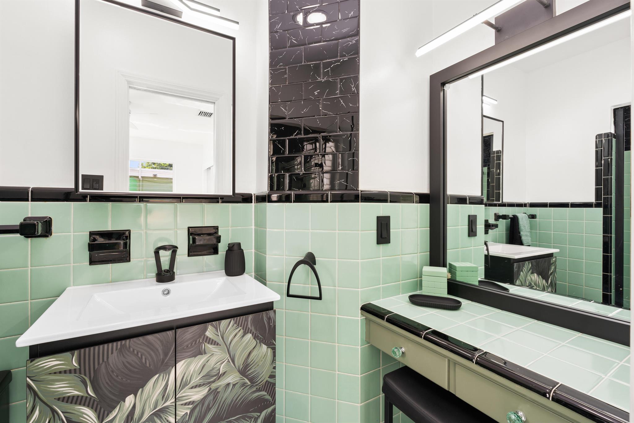 NORTH LAKE WORTH - Residential