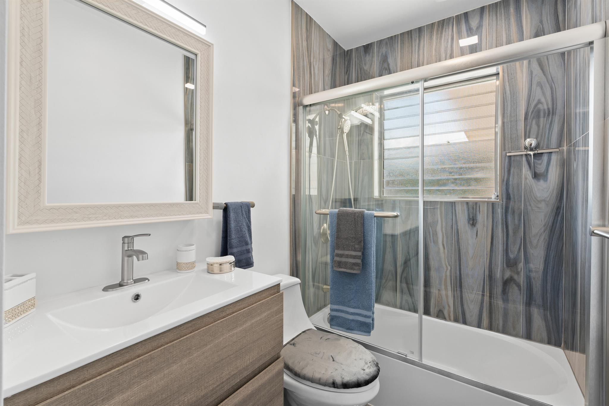 NORTH LAKE WORTH - Residential