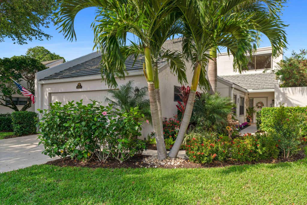 Photo of 17023 Traverse Circle, Jupiter, FL 33477 (MLS # R11073319)
