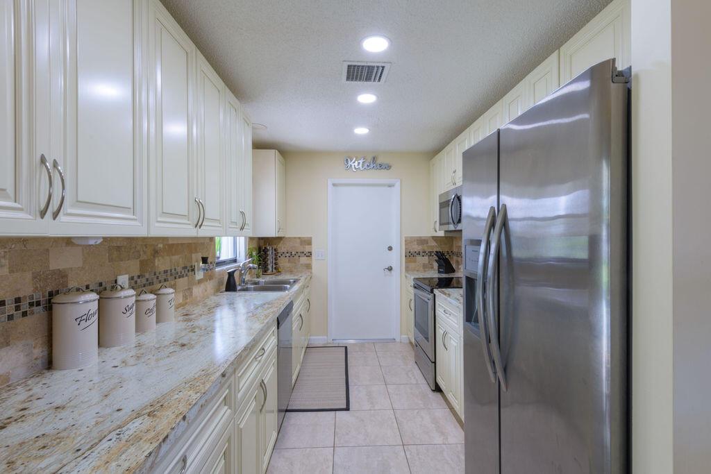 PORT ST LUCIE SECTION 9 - Residential