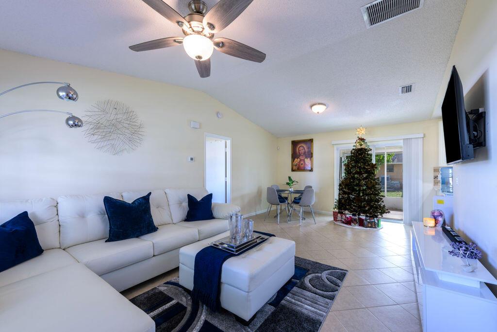 PORT ST LUCIE SECTION 9 - Residential