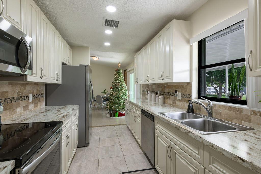 PORT ST LUCIE SECTION 9 - Residential