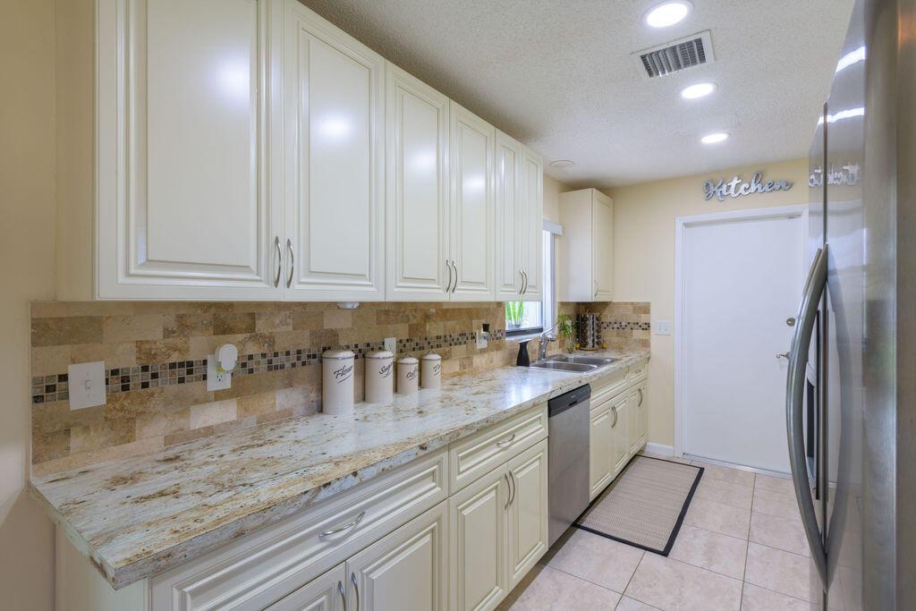 PORT ST LUCIE SECTION 9 - Residential