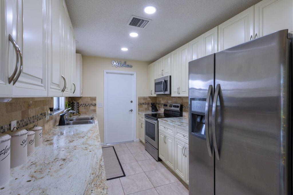 PORT ST LUCIE SECTION 9 - Residential