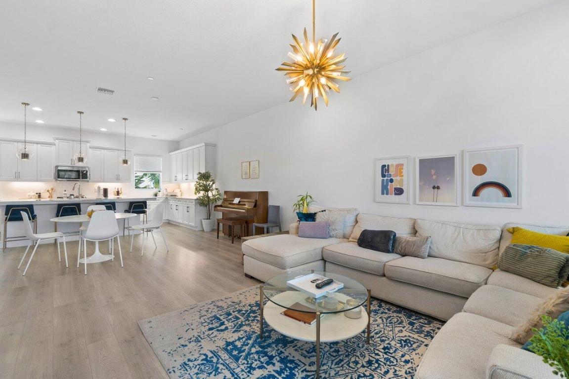 ALTON - Residential Lease