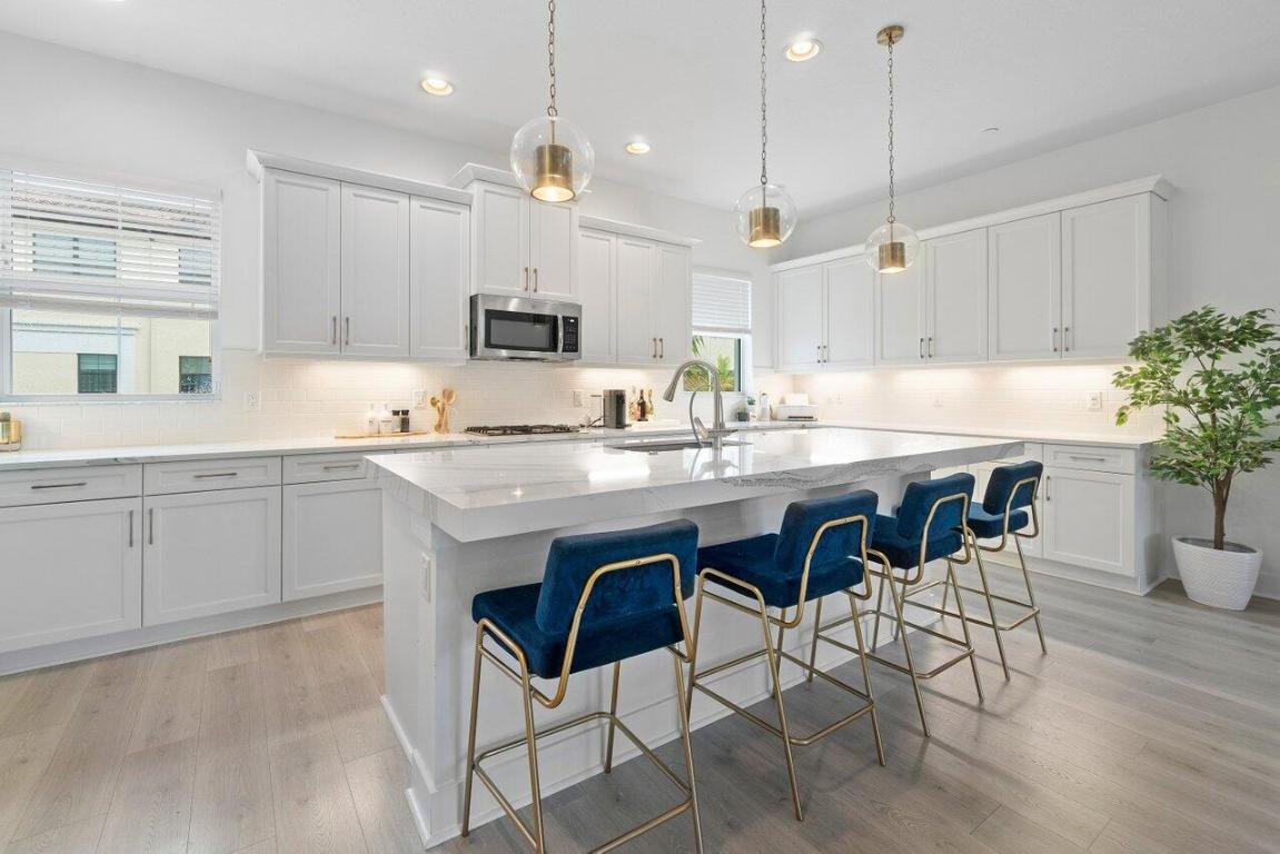 ALTON - Residential Lease