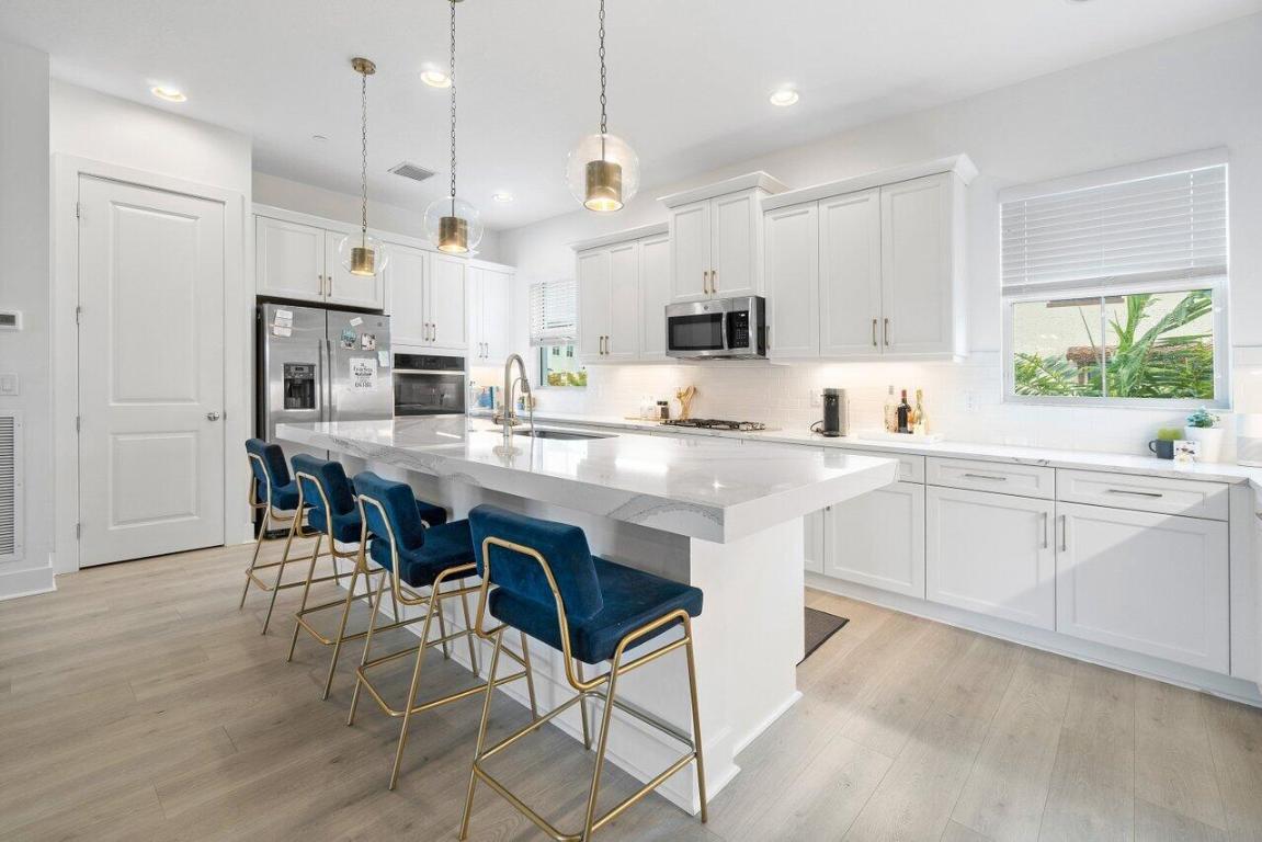 ALTON - Residential Lease