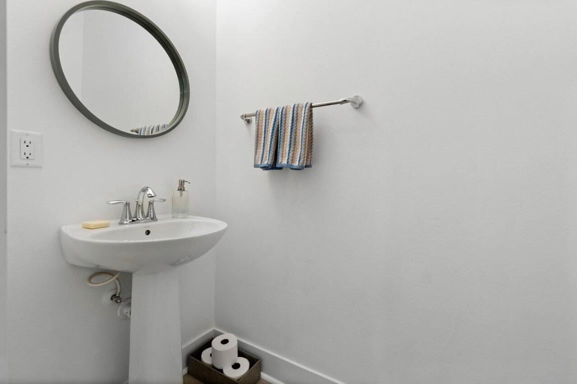 ALTON - Residential Lease