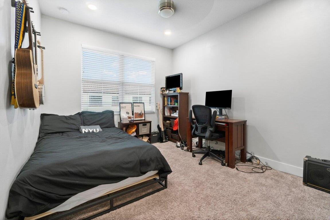 ALTON - Residential Lease