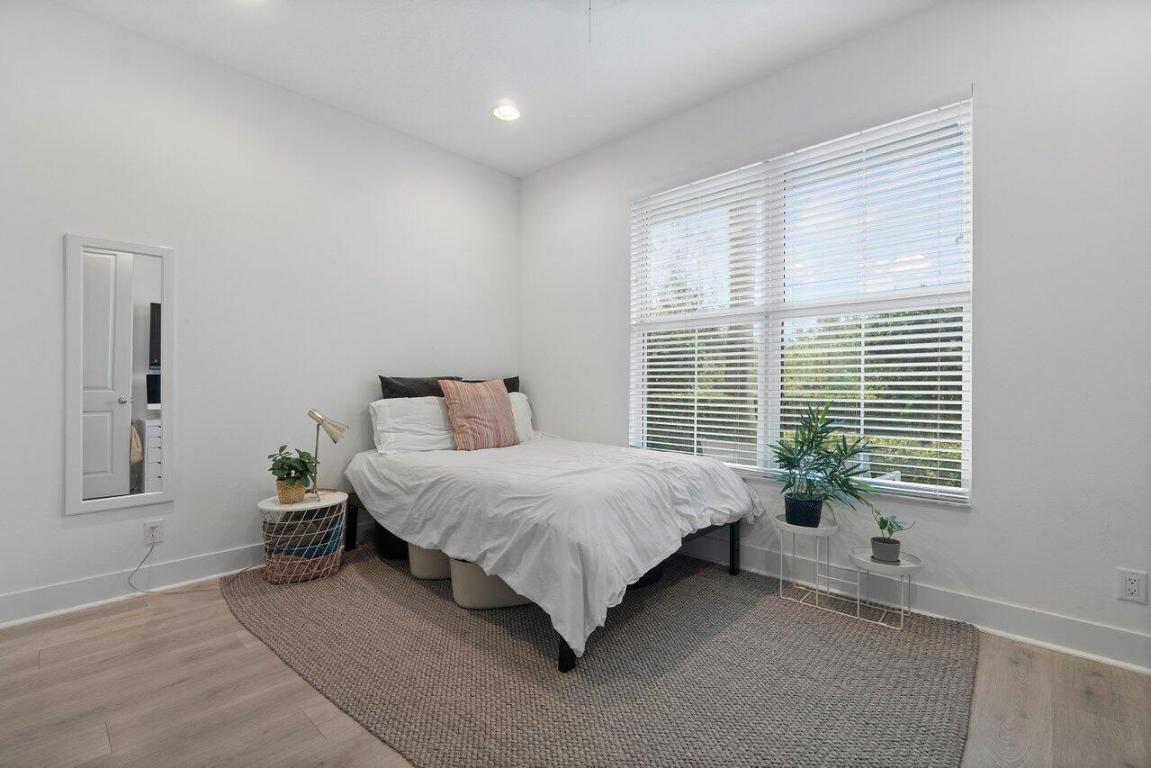 ALTON - Residential Lease