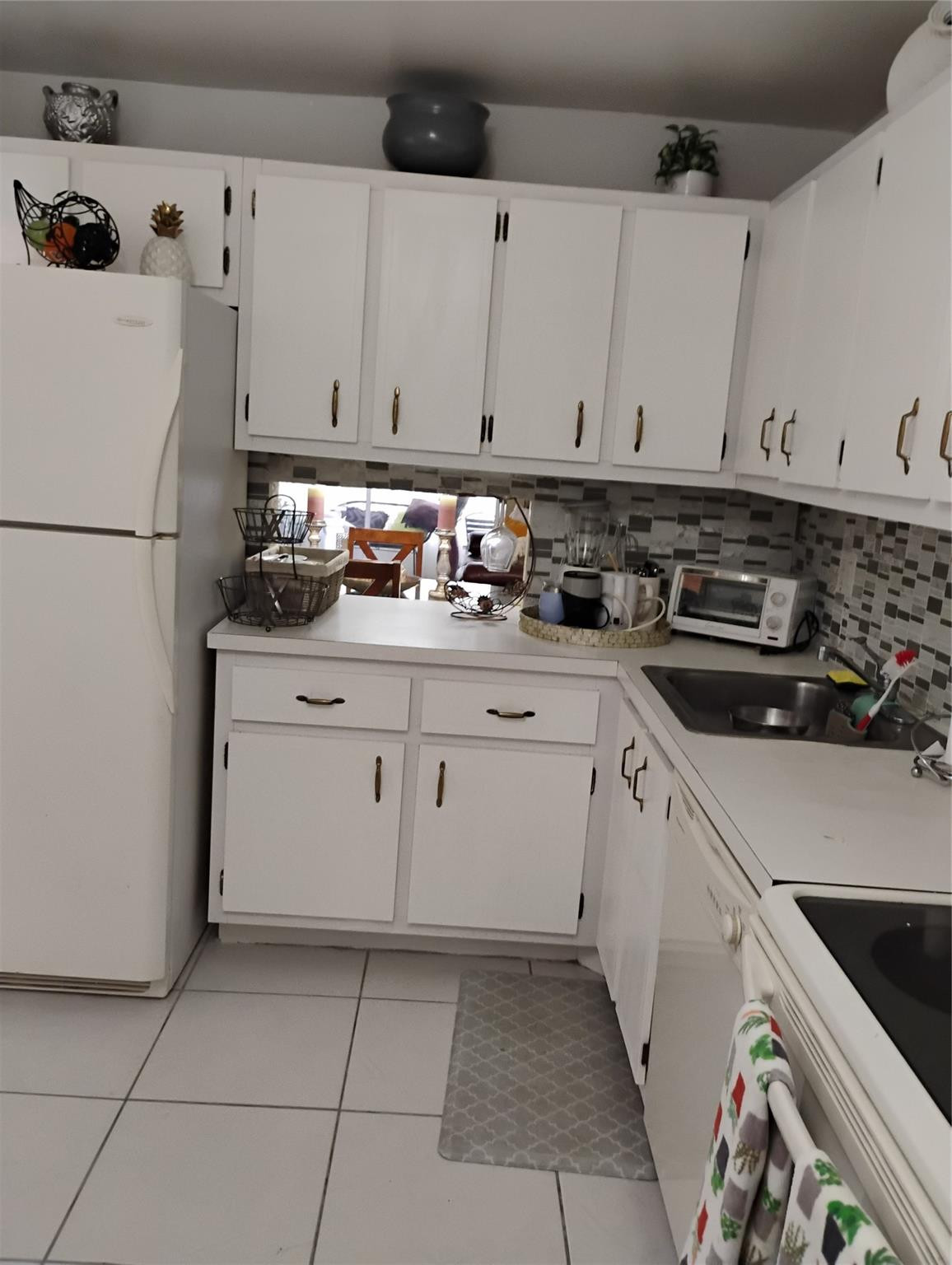 Lauderdale Oaks - Residential