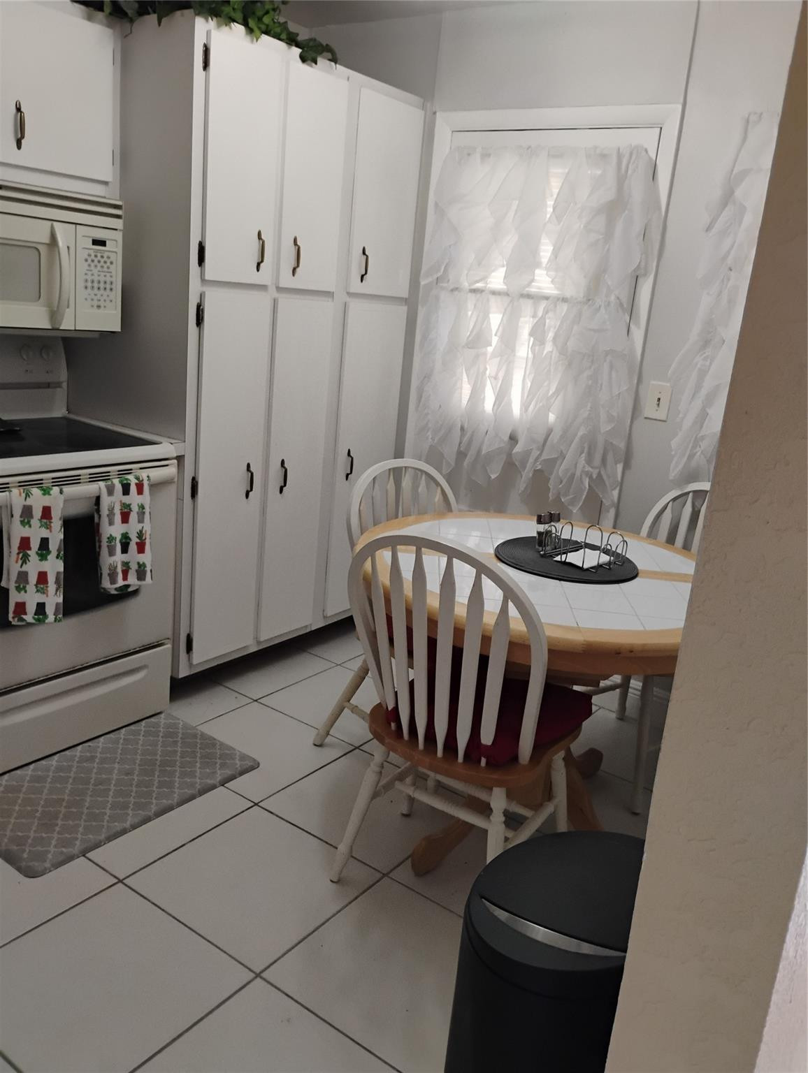 Lauderdale Oaks - Residential