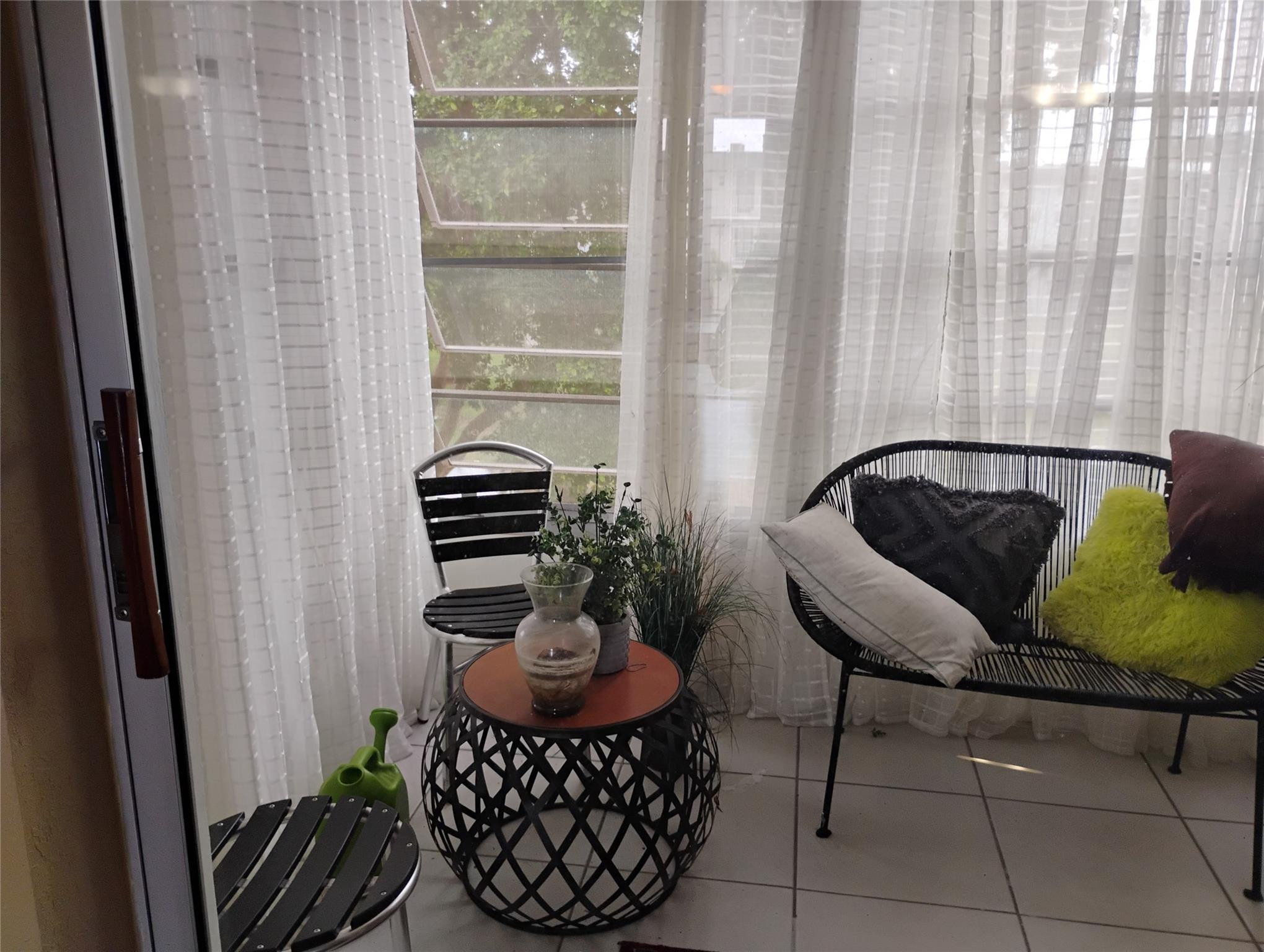 Lauderdale Oaks - Residential