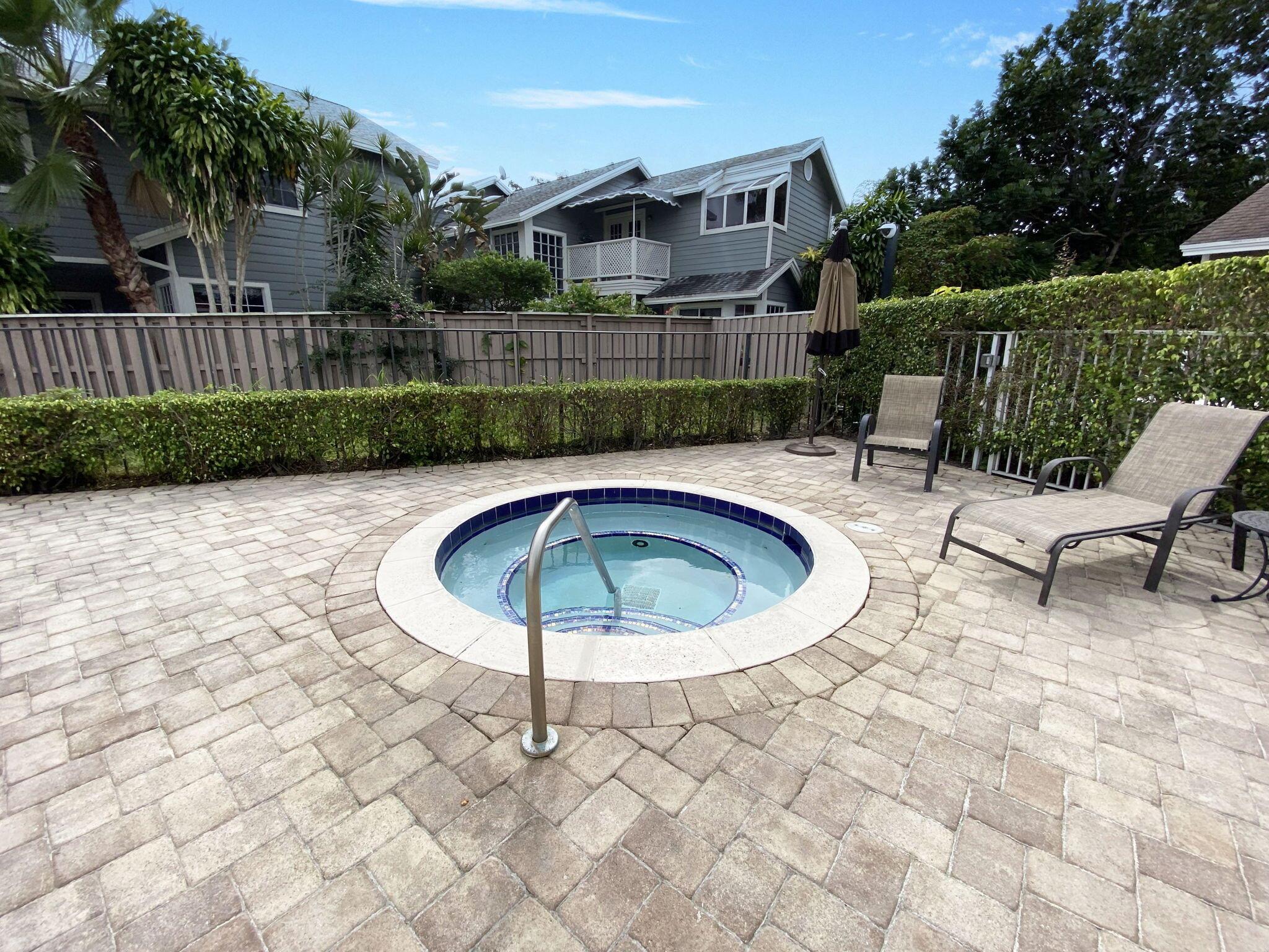 CARRIAGE HOUSES I CONDO - Residential Lease