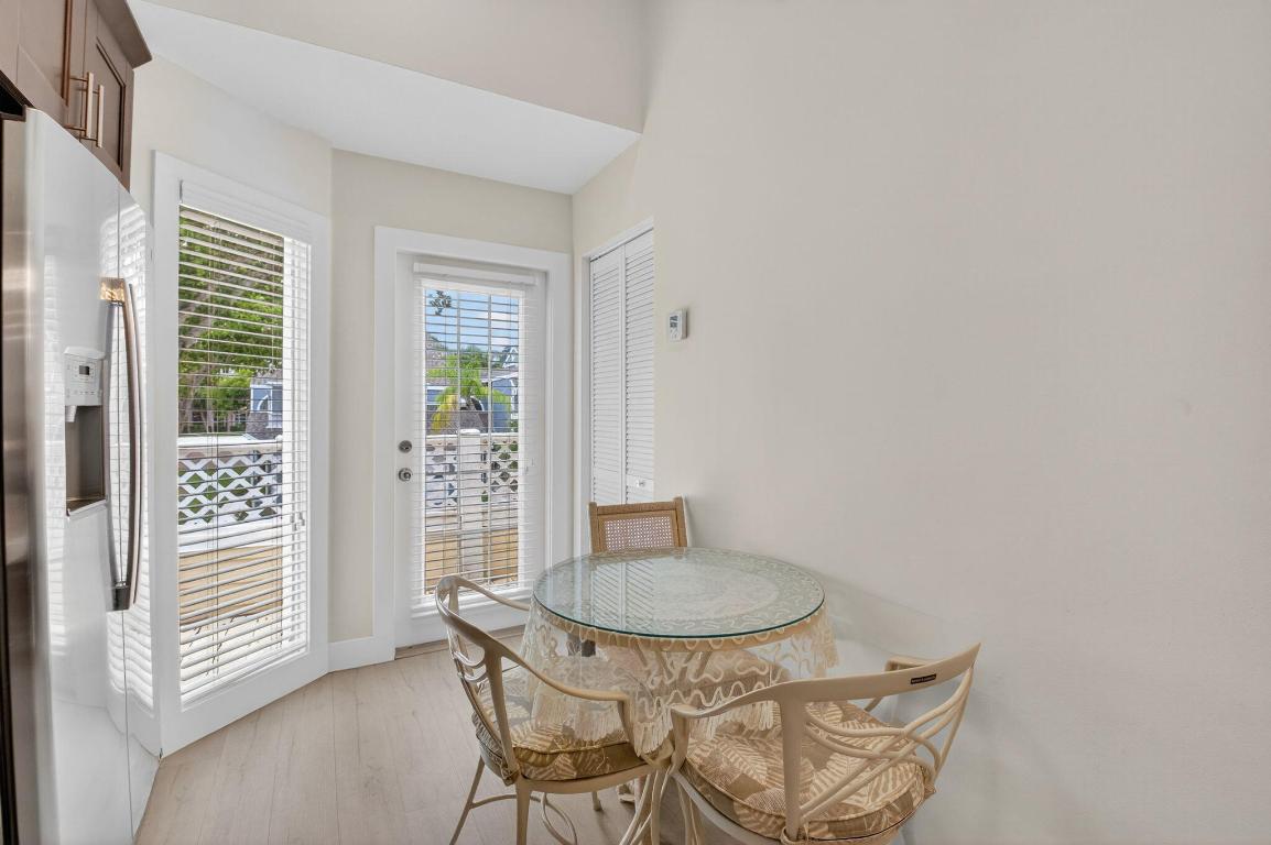 CARRIAGE HOUSES I CONDO - Residential Lease