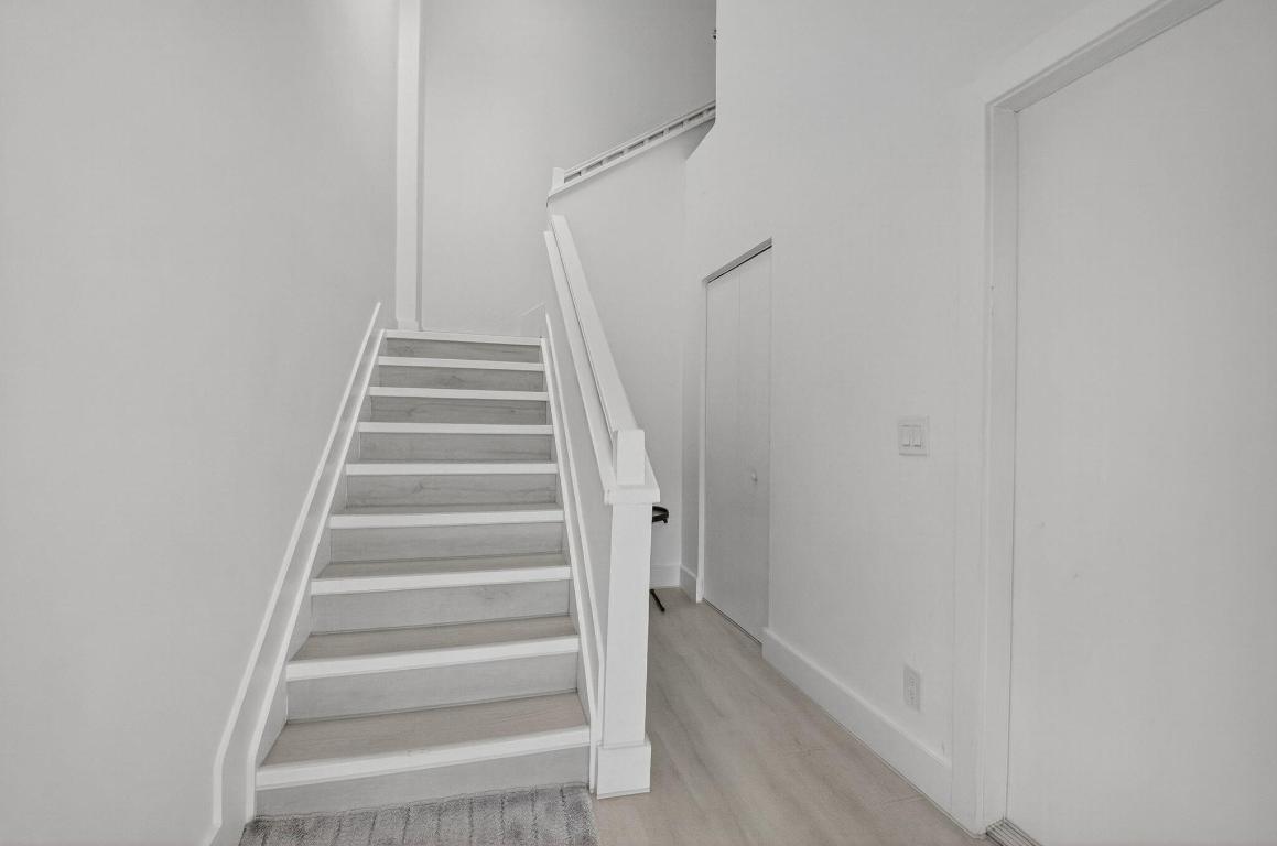 CARRIAGE HOUSES I CONDO - Residential Lease