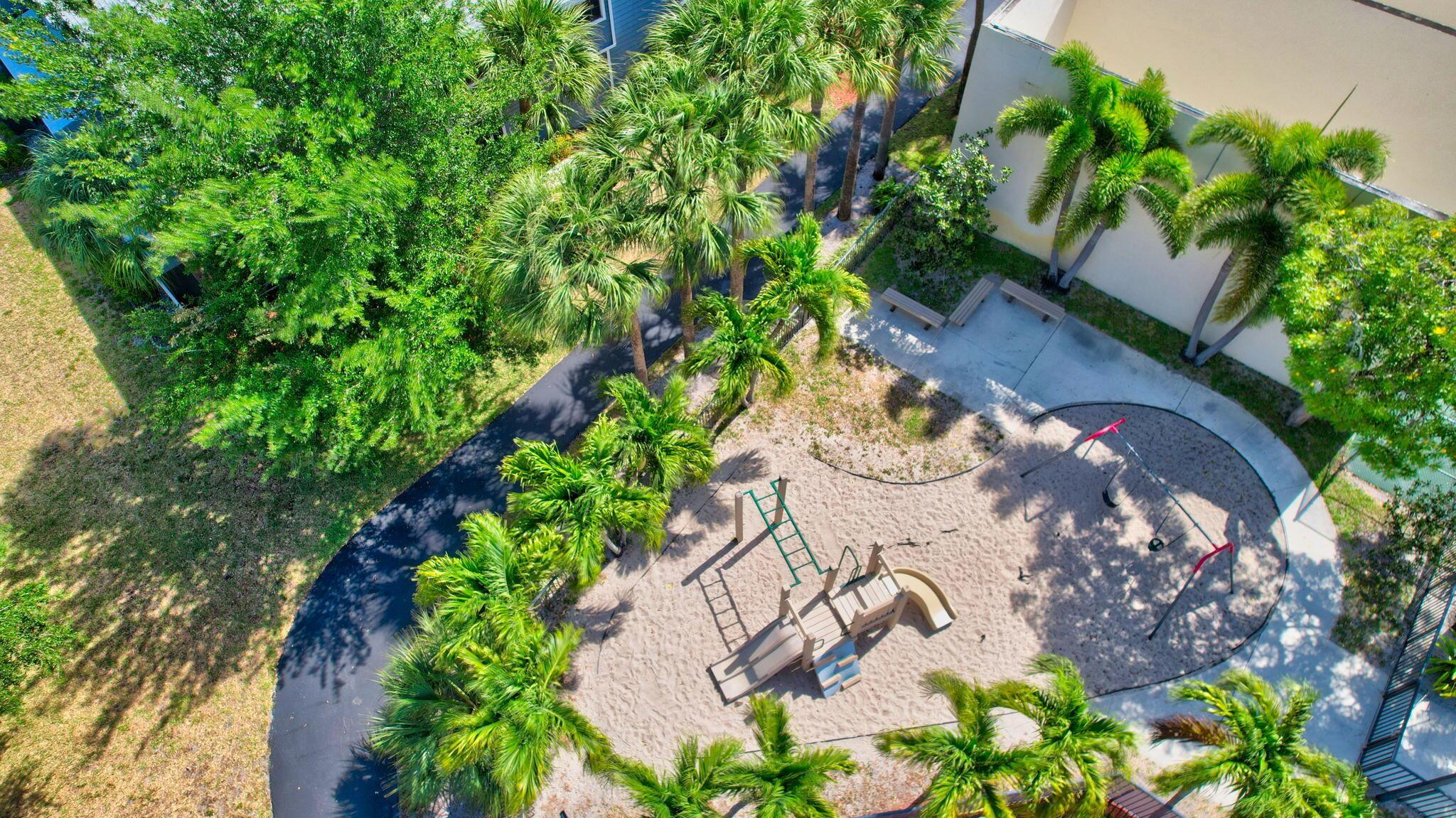 CARRIAGE HOUSES I CONDO - Residential Lease