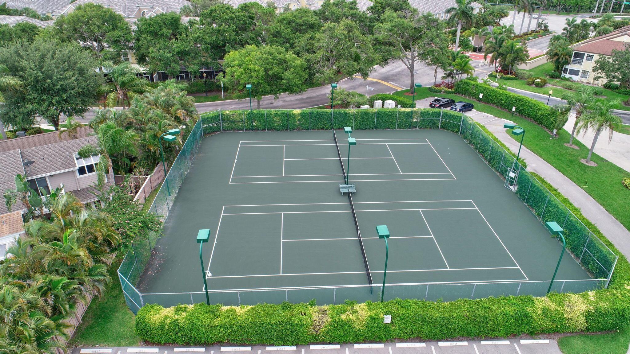 CARRIAGE HOUSES I CONDO - Residential Lease