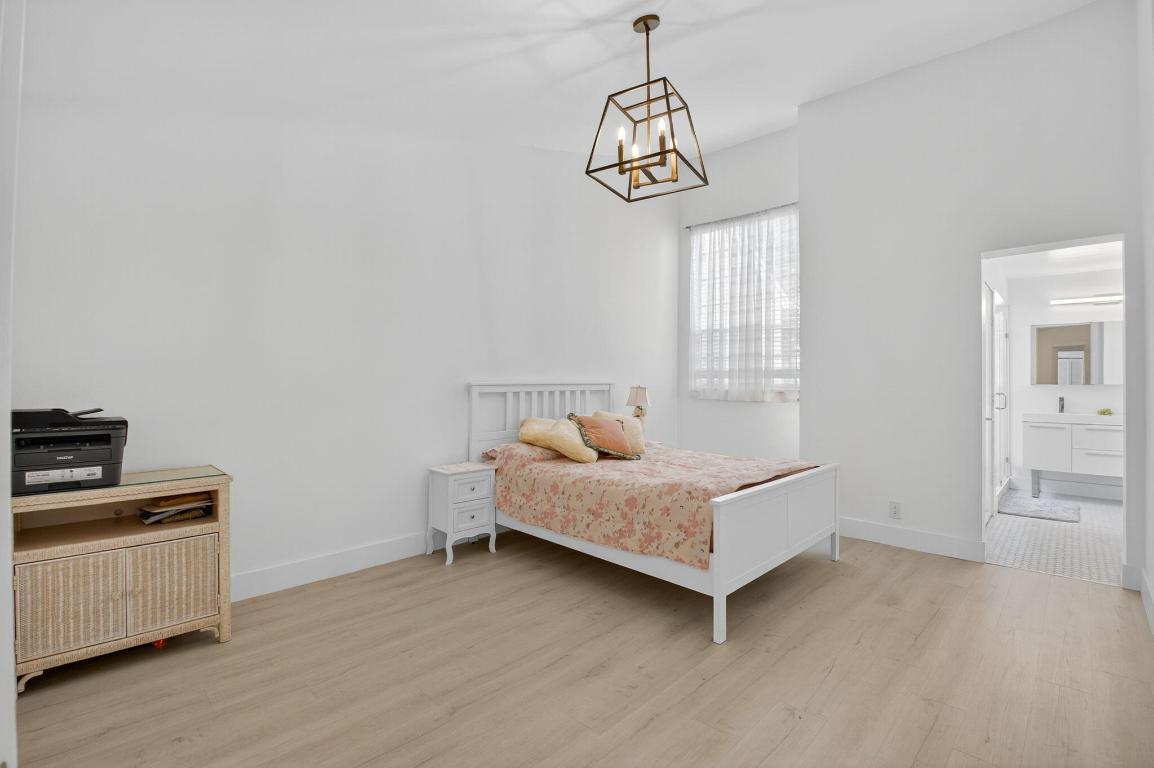 CARRIAGE HOUSES I CONDO - Residential Lease