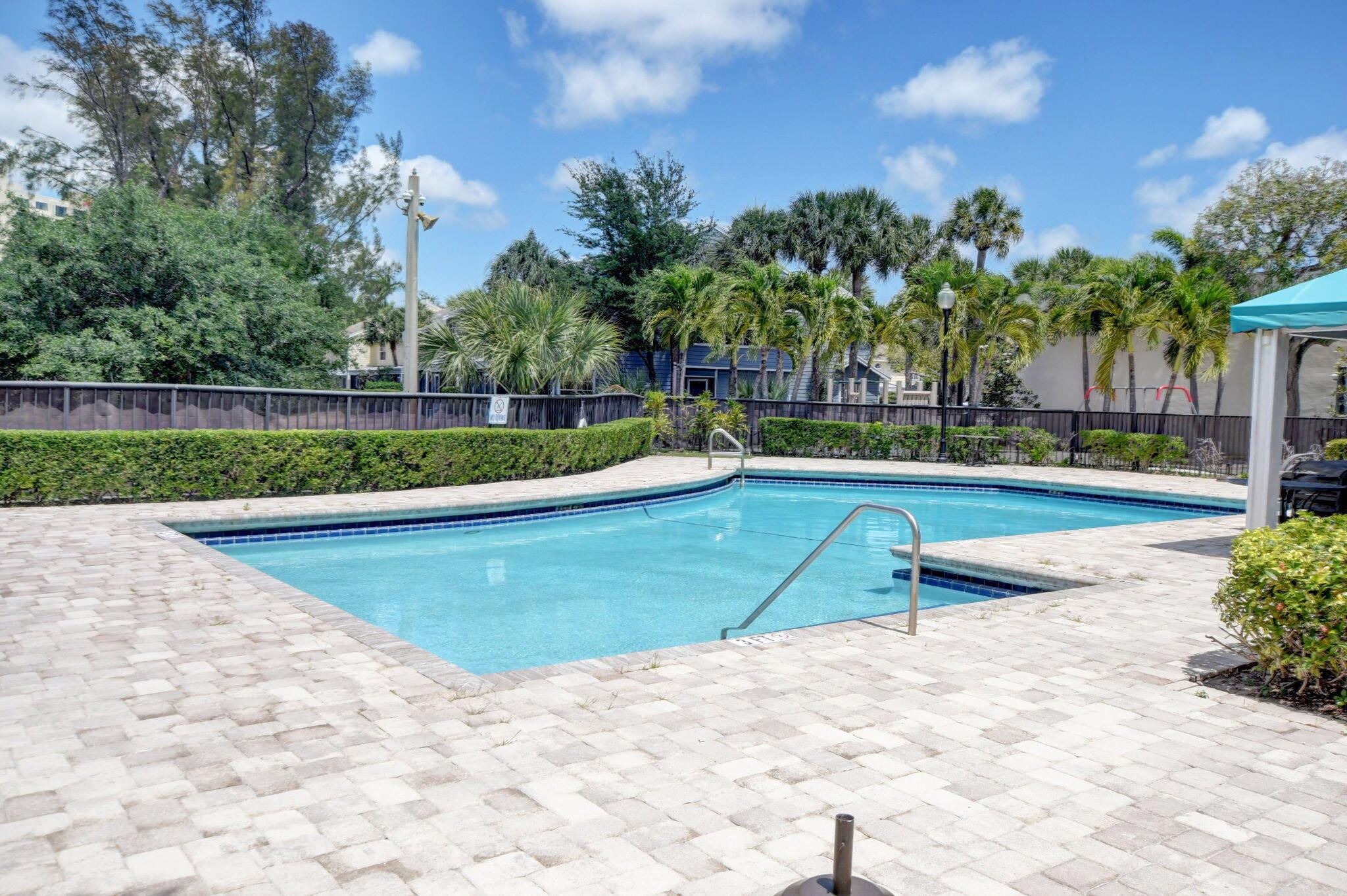 CARRIAGE HOUSES I CONDO - Residential Lease