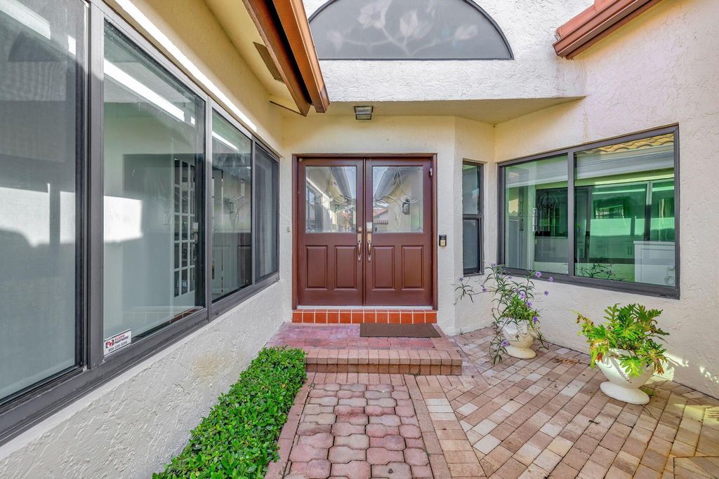 Photo of 22652 Esplanada Circle W, Boca Raton, FL 33433 (MLS # R11015947)