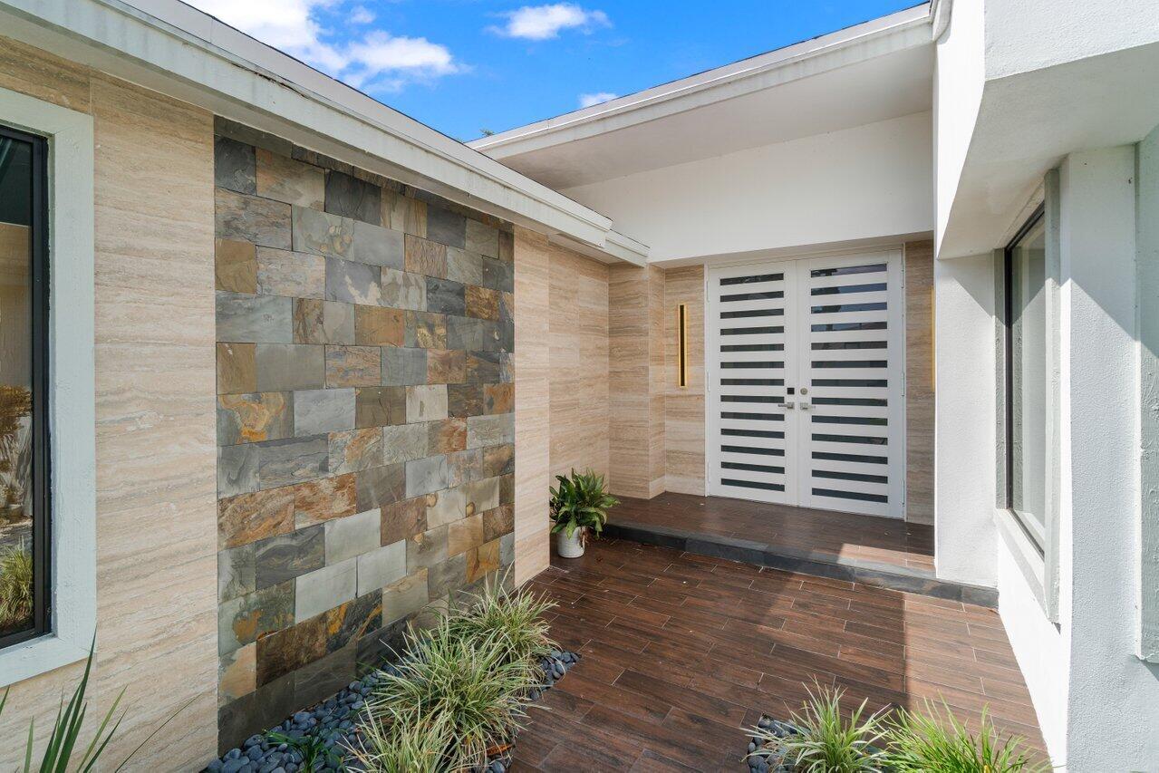 6878 Touchstone Circle